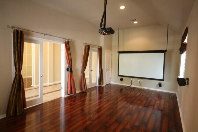 Building Photo - 10205 Medinah Greens Dr