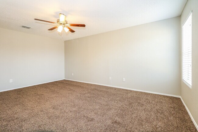 Building Photo - 1815 Northridge Dr