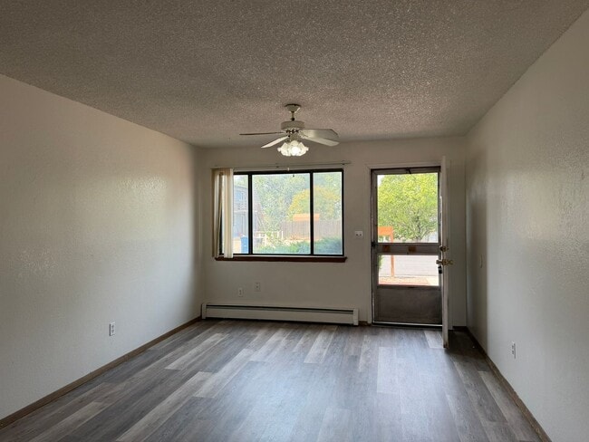 Building Photo - 462 Topaz Dr