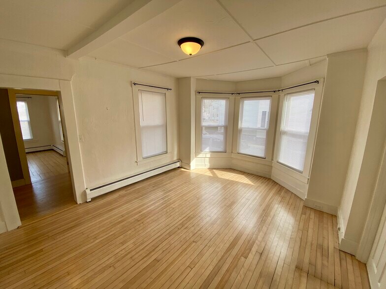Building Photo - 115 Rumford St