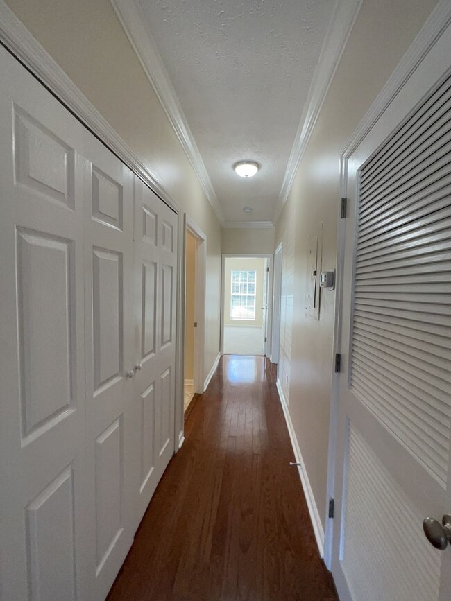 Building Photo - Convenient Newly Remodeled Condo