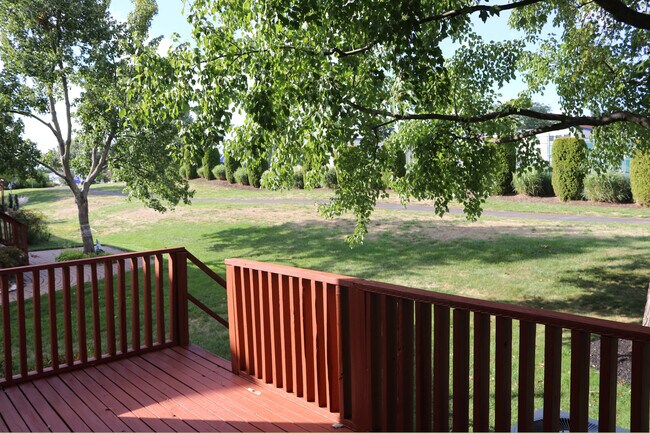 Building Photo - 17 Saxonney Cir