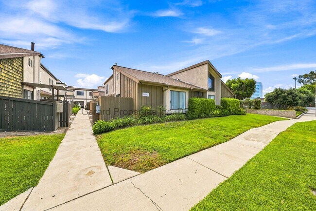 Building Photo - 16762 Viewpoint Ln
