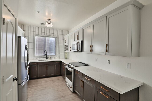 Building Photo - Beautiful Gilbert 3 bed/ 3 bath in Gilbert's The Gardens Community