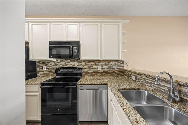 Building Photo - 4800 W Lovers Ln