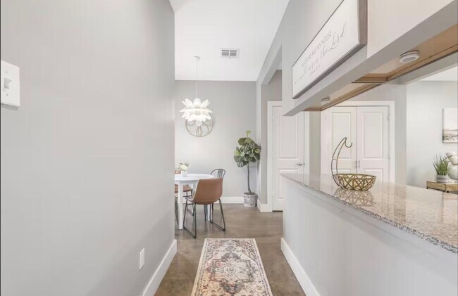 Building Photo - FULLY FURNISHED RENTAL AVAILABLE IN LAFAYETTE!