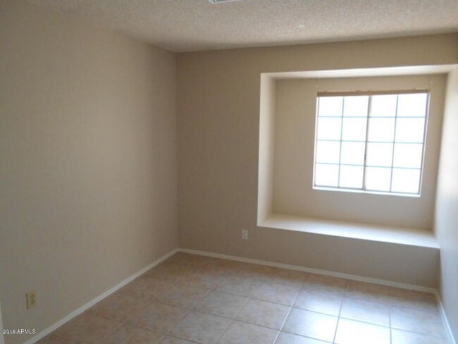 Building Photo - 5056 W Boston Way S