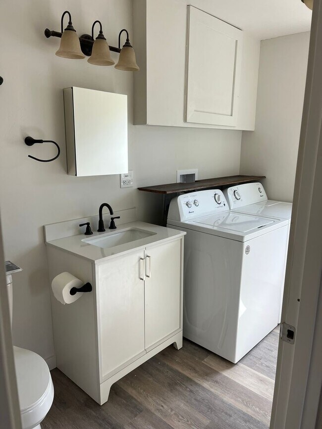 Building Photo - Smith