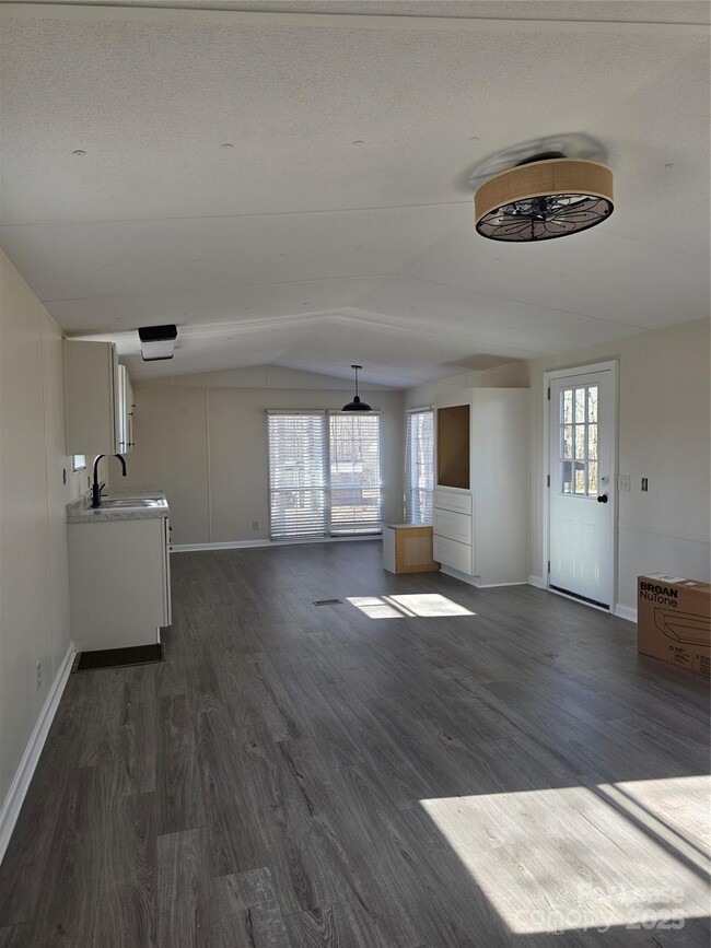 Building Photo - 5712 Unionville Rd