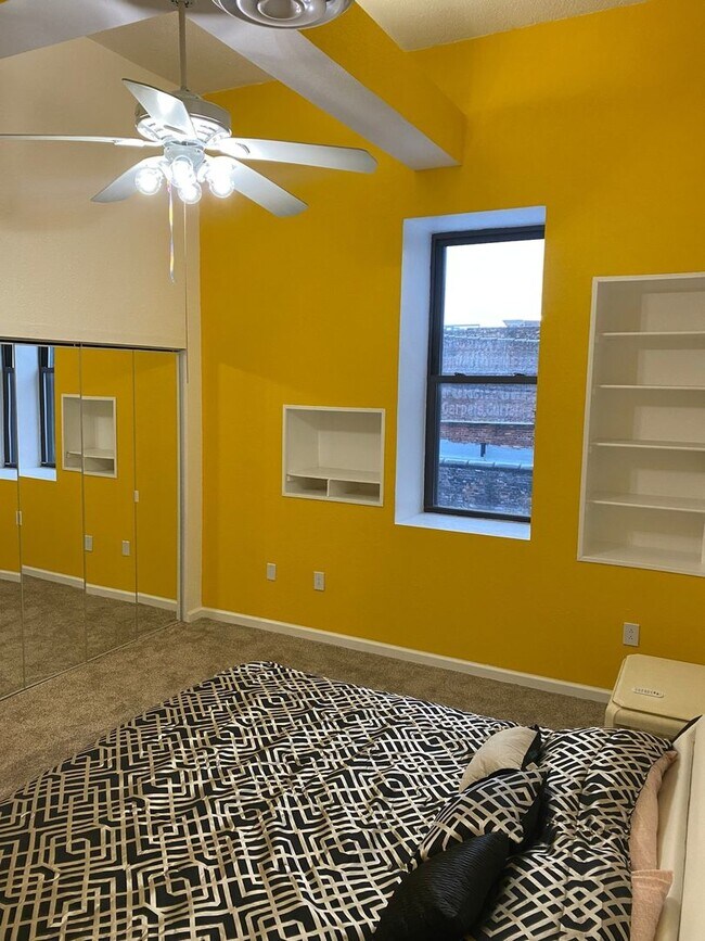 Building Photo - 335 N Superior St