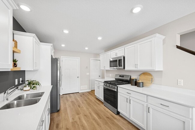 Building Photo - New Year - New Place!