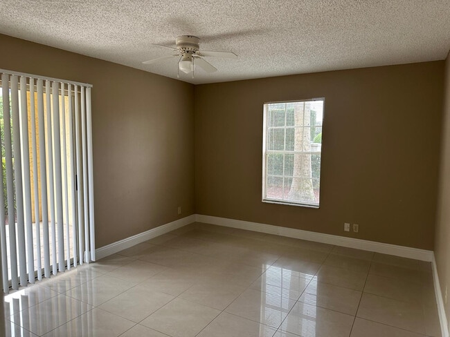 Building Photo - 6283 La Costa Dr