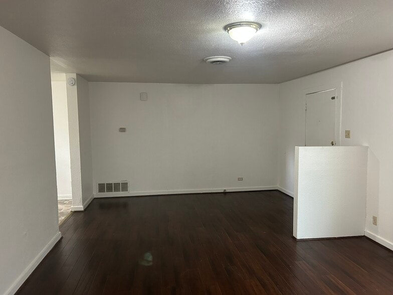 Building Photo - 1525 Harley Dr