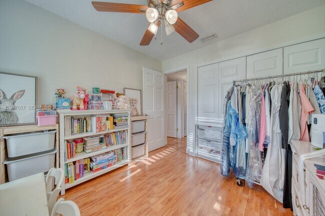 Building Photo - 12620 SW 114th Ave