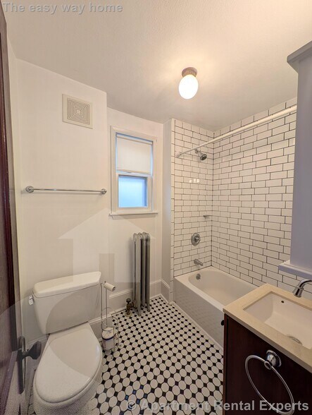 Building Photo - 119 Lowell St