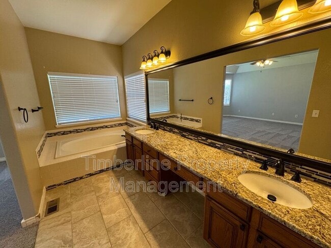 Building Photo - 1360 Almagre Peak Dr