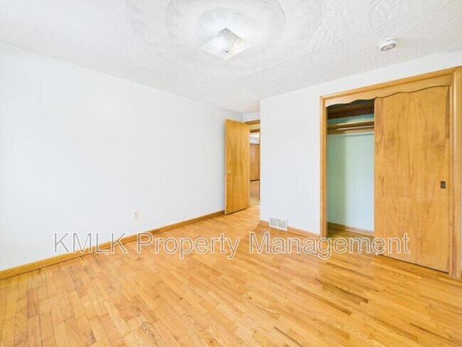 Building Photo - 5743 Brookwood Dr