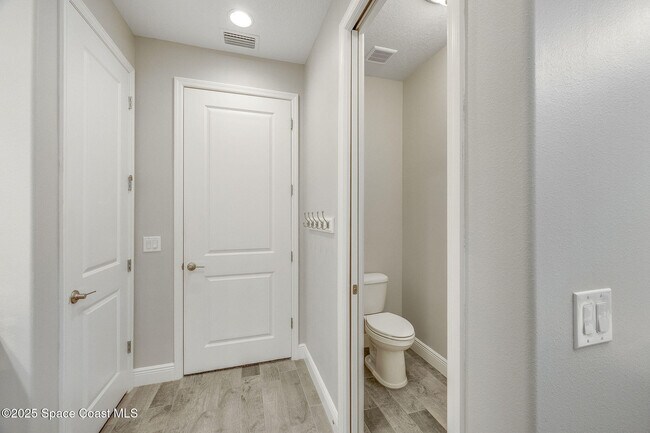 Building Photo - 3174 Addison Dr