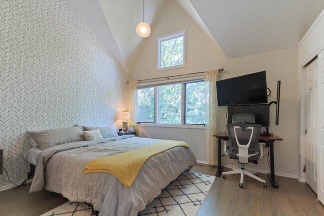 Building Photo - 2 bedroom in Chicago IL 60614