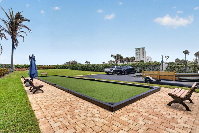 Building Photo - 9650 S Ocean Dr