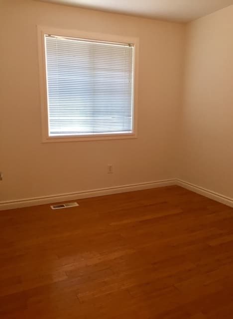 Building Photo - Stunning 3BR 1.75 BA Sammamish Home.  Rece...