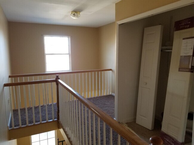 Building Photo - 420 Cherry Ln