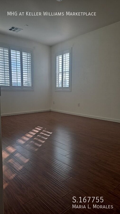 Building Photo - 7116 N Woodpeckers Ct