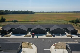 Building Photo - 1915 Chambers Dr