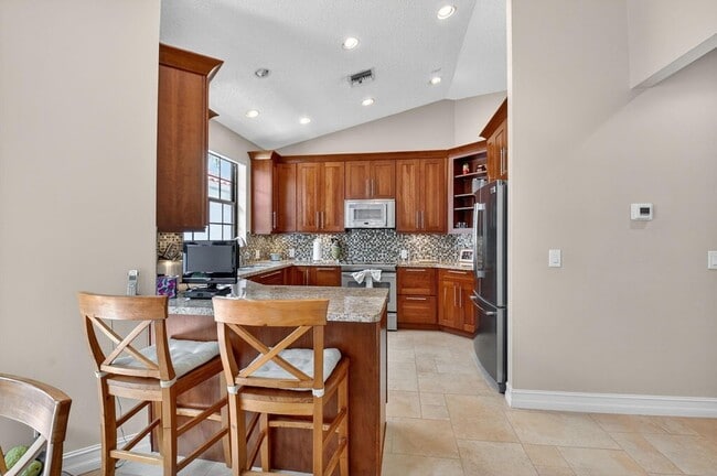 Building Photo - 5850 NW 21st Ave