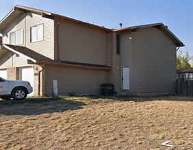 Building Photo - 3 Bed 2 Bath with Garage