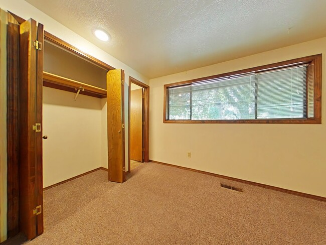 Building Photo - SPRING SPECIAL ~ $1150 OFF FIRST MONTH RENT