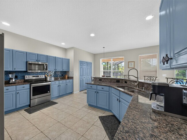 Building Photo - 8519 La Isla Dr