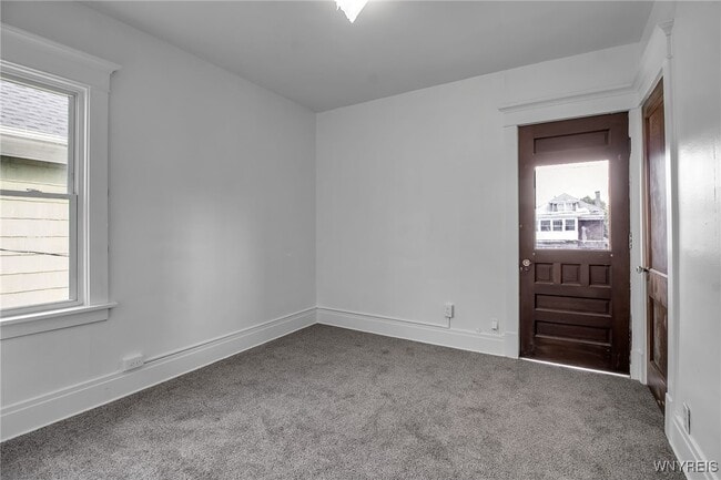 Building Photo - 205 Lisbon Ave