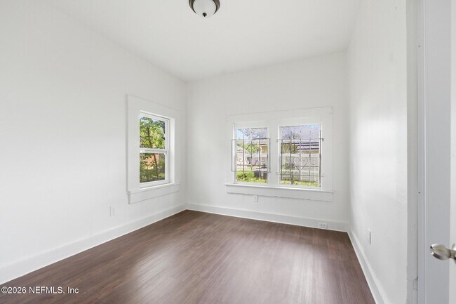 Building Photo - 2344 W 18th St