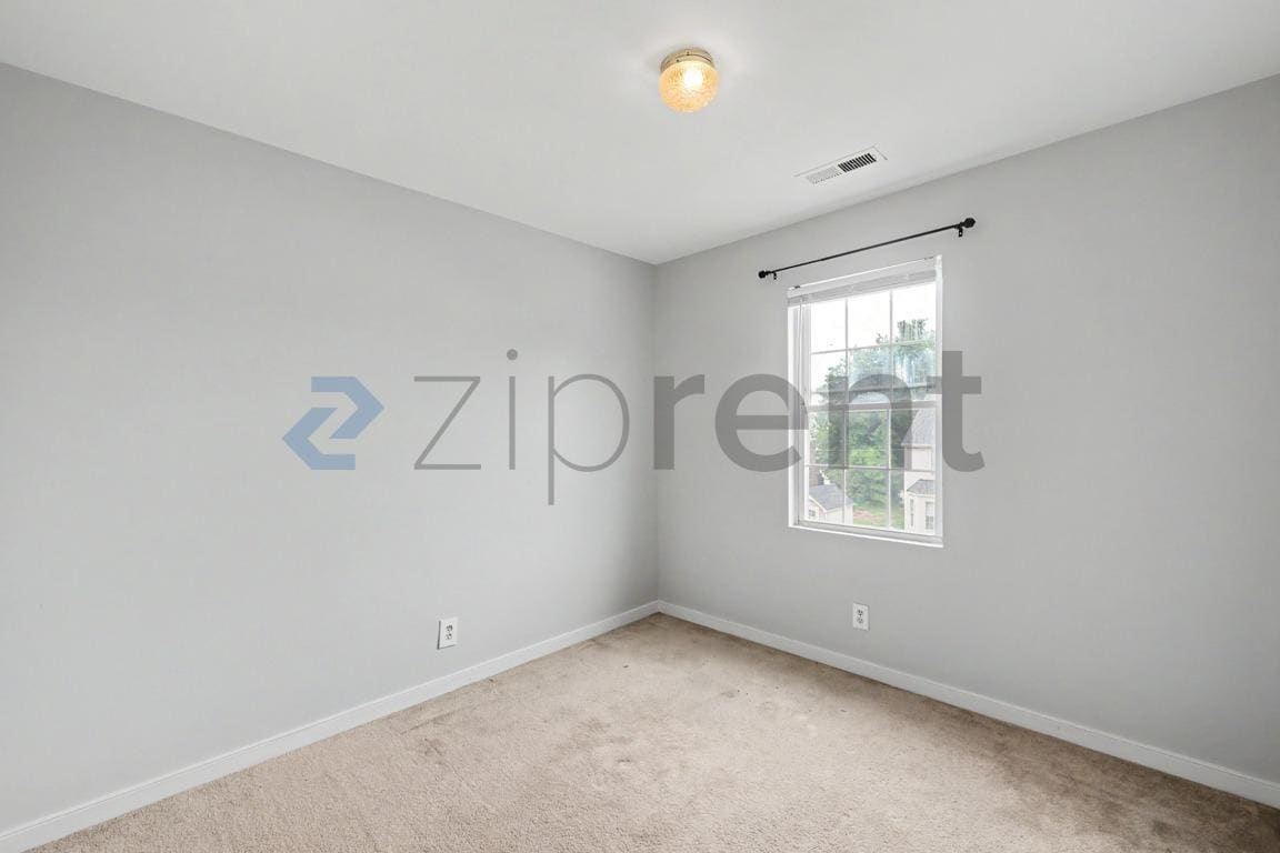 Building Photo - Unit