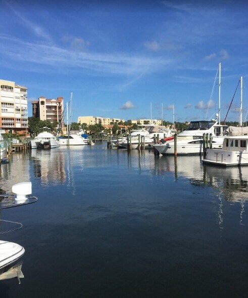 Building Photo - 480 Sail Ln