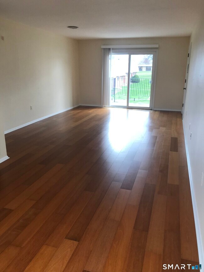 Building Photo - 270 -1 Richard St