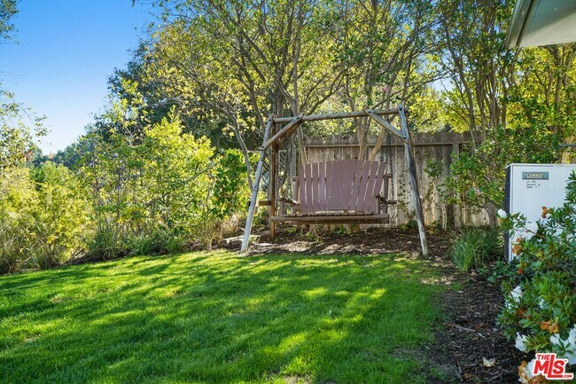 Building Photo - 16210 Bertella Dr