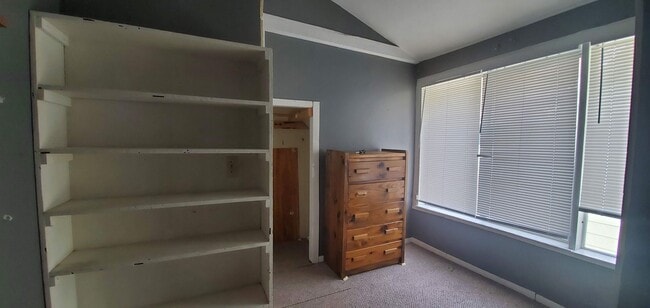 Building Photo - 334 Catherine St