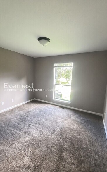 Building Photo - 8025 Marsh Mountain Rd