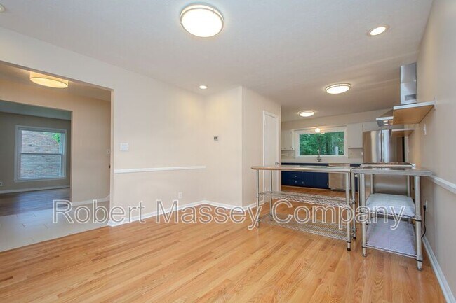 Building Photo - 1813 Crossgate Ln