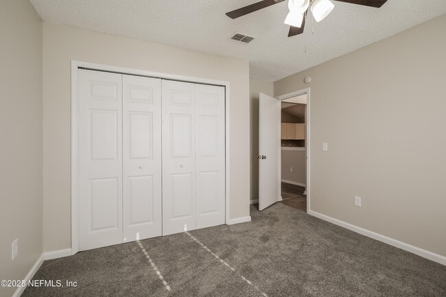 Building Photo - 1881 Manitoba Ct S