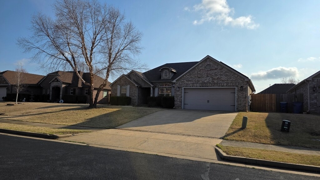 Building Photo - 3105 SW Pine Valley Rd