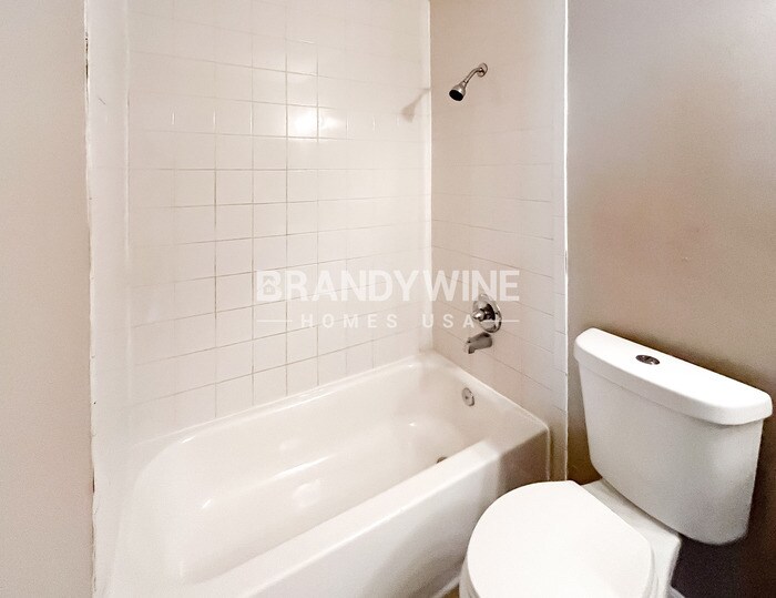 Building Photo - 3931 Hunters Lake Cir W