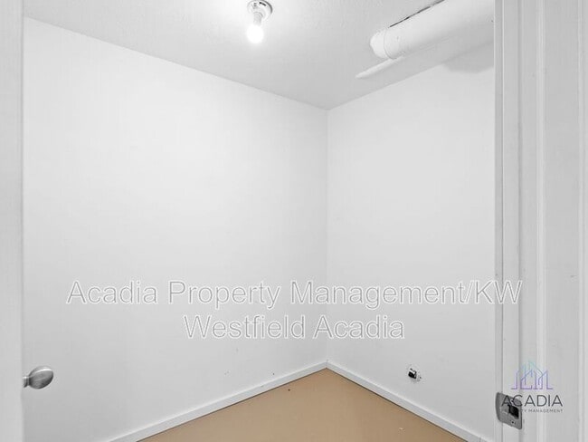 Building Photo - 4172 W Lakebridge Drive