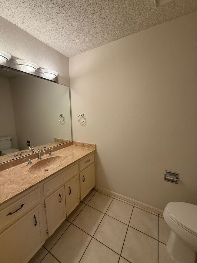 Building Photo - NEAR GOLF COURSE - WELL ESTABLISHED SPICEW...