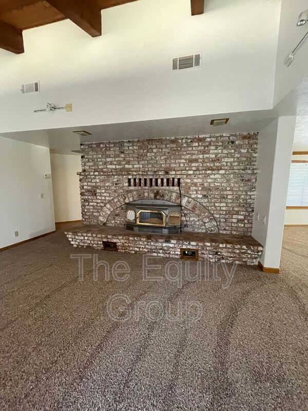 Building Photo - 798 N Pepper St