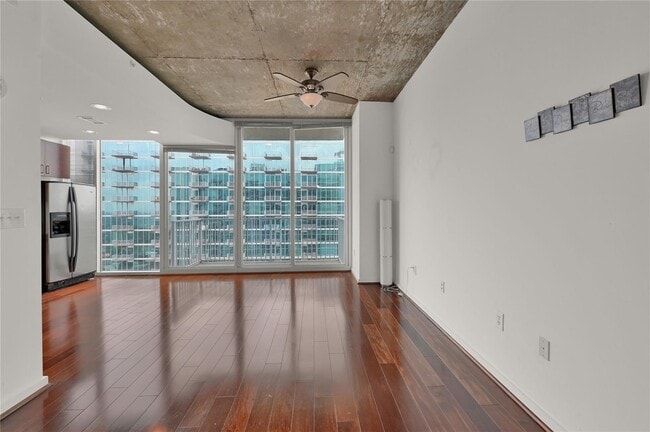 Building Photo - 5925 Almeda Rd