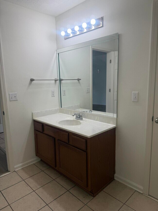 Building Photo - 2593 Rockaway Pl
