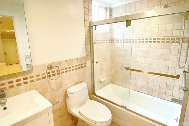 Building Photo - 1605 Fulton St